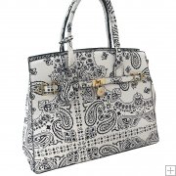 New White Or Pink Bandana Handbag - Picture 2 of 3